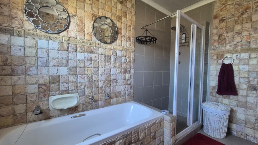3 Bedroom Property for Sale in Country Club Western Cape